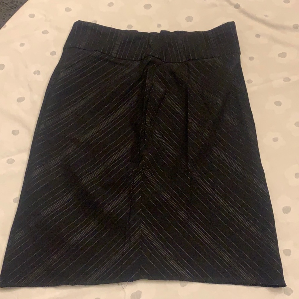 Black pencil skirt. Studio Y. Size 5/6